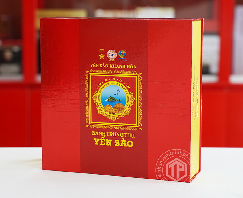 Bánh trung thu Yến Sào hộp 4 bánh x 200gr (2 thập cẩm, 2 nhân mềm)