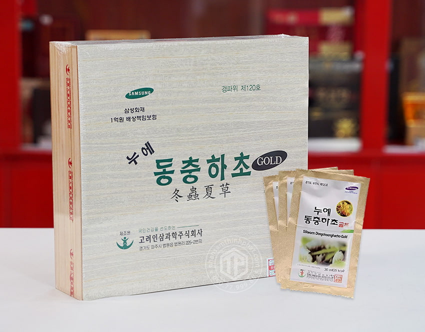 Nước đông trùng hạ thảo Hàn Quốc hộp gỗ 60 gói