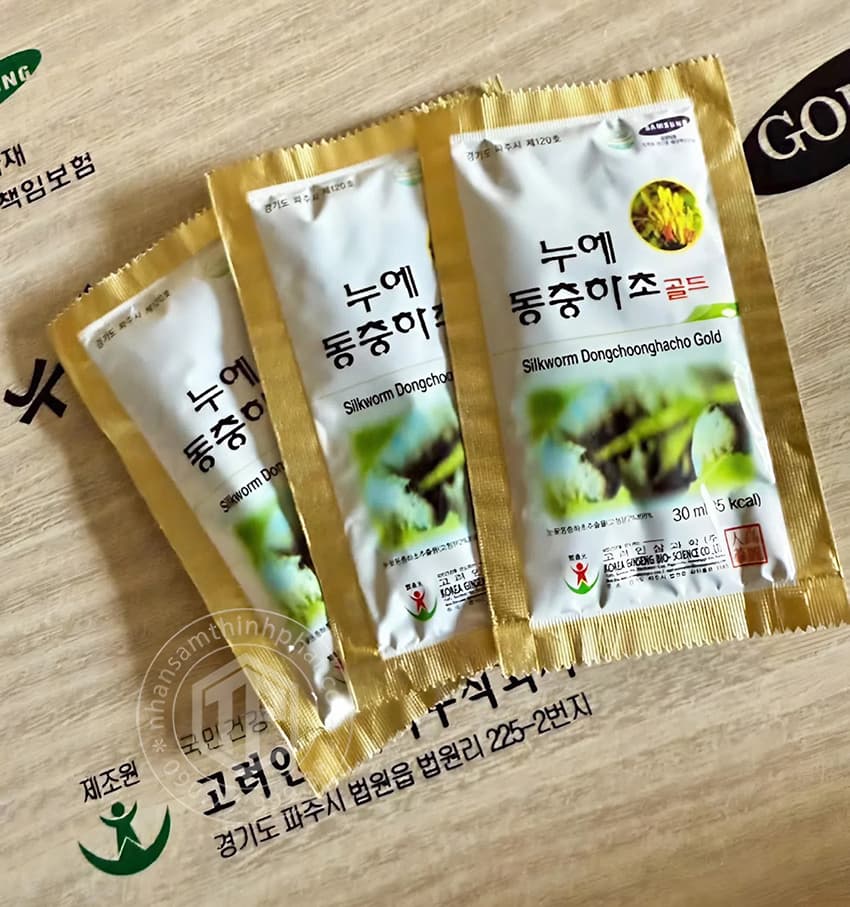 Nước đông trùng hạ thảo Hàn Quốc hộp gỗ 60 gói