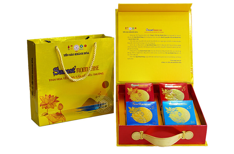 Bánh trung thu Yến Sào hộp 4 bánh x 120gr (2 thập cẩm, 2 nhân mềm)